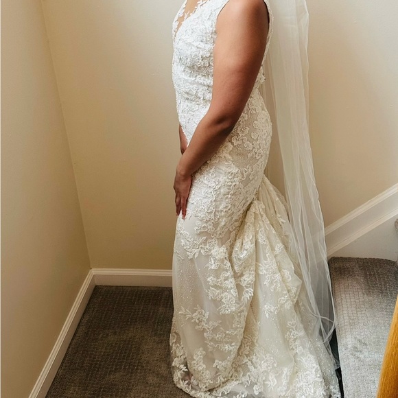 Waltz Wedding Veil from I do I do Bridal - Picture 3 of 5